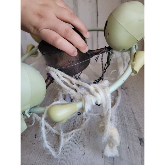 Animated Halloween skull chandelier AS IS hanging crop decor scary - Picture 8 of 11